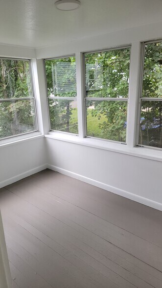 Sun Porch - 30 Leuvine St