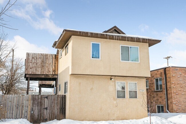 Building Photo - 2704 Garfield Ave