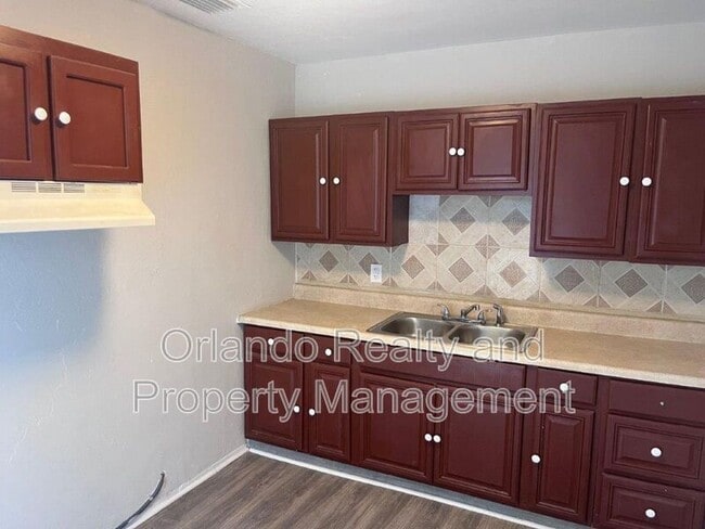 Building Photo - 1040 Avondale Ave