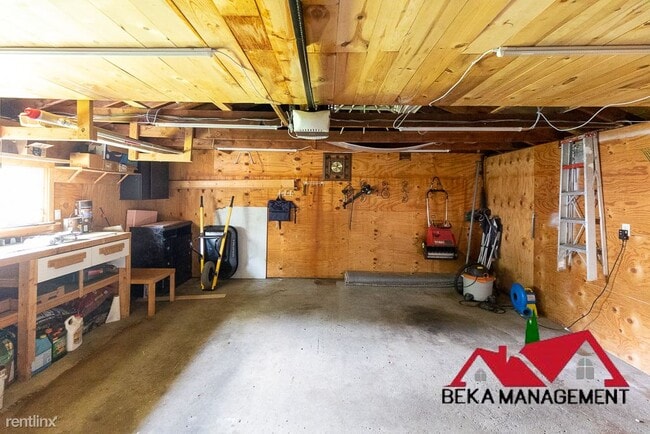 Building Photo - 4 br, 2.5 bath House - 31756 Scone St