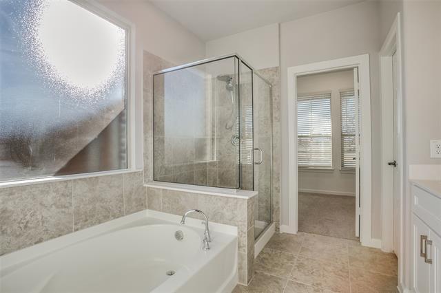 Building Photo - 5450 Ridgeway Dr