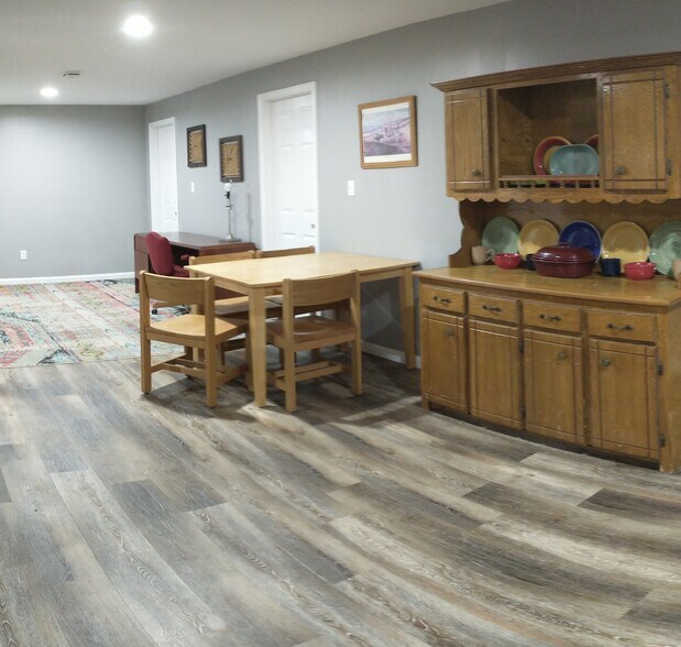 Dinning Area - 22126 Highland Rd