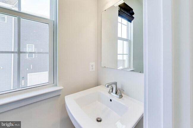 Building Photo - 11330 Meridian Hill Way