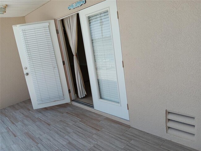 Building Photo - 200 Brightwater Dr