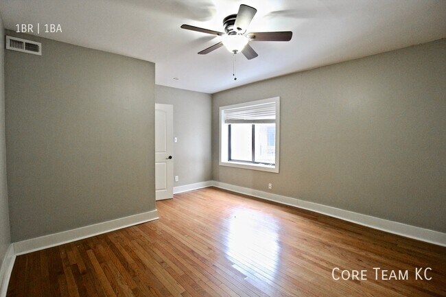 Building Photo - 4328 Roanoke Pkwy