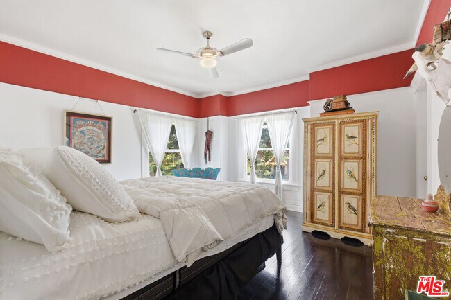 Building Photo - 2624 Van Buren Pl