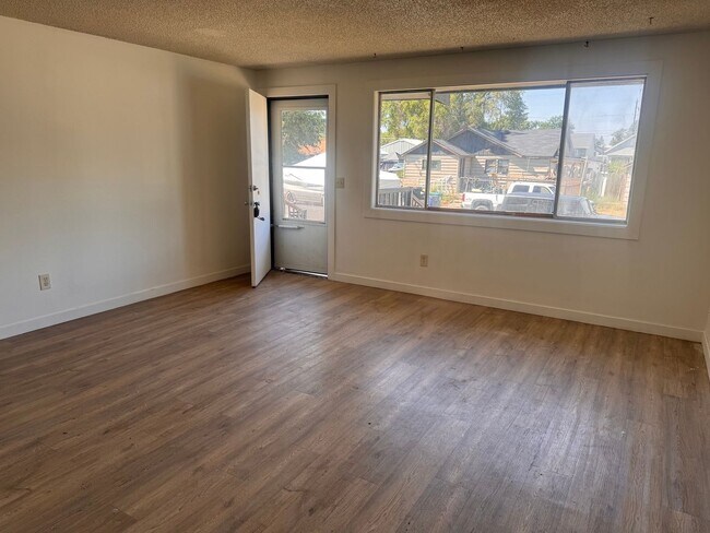 Building Photo - Welcoming 3 Bed, 1 Bath Home in Spokane *SPECIAL: $500 OFF!*