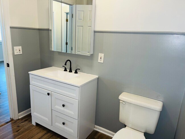 Building Photo - ***MOVE IN SPECIAL - $500 OFF 1ST MONTHS R...