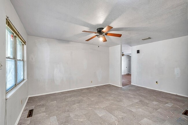 Building Photo - 1311 E 52nd St