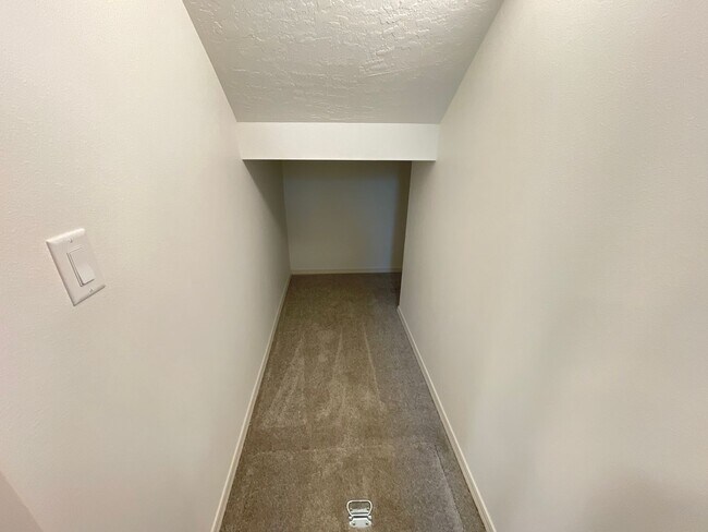 Building Photo - Brand New Hayden Home