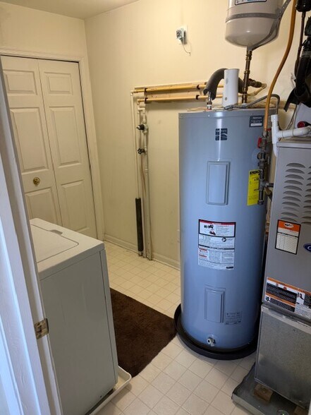 Building Photo - 46956 Courtyard Sq