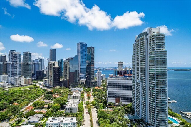 Building Photo - 1643 Brickell Ave