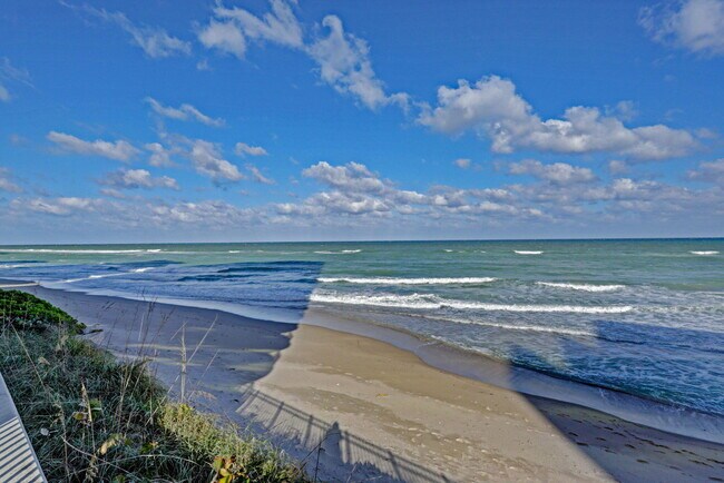 Building Photo - 5420 N Ocean Dr