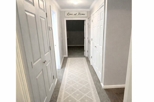 Building Photo - 720 E 1500 S