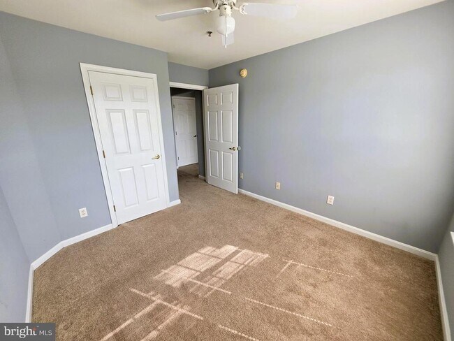 Building Photo - 3003L Heather Ln