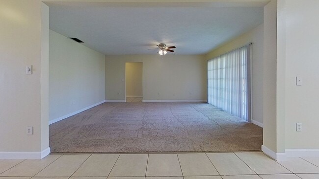 Building Photo - Spacious 3Bed/2Bath Condo in Colonial Point!
