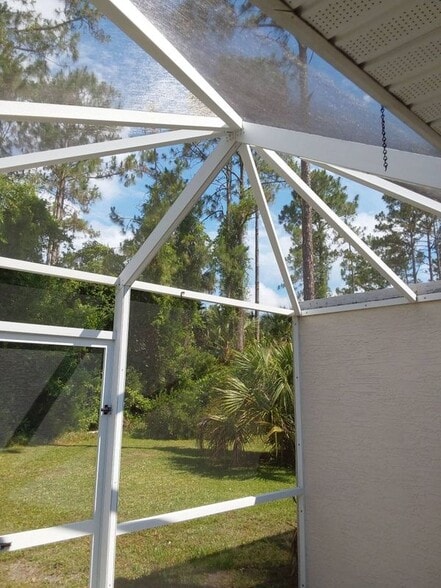 Building Photo - 9 Pony Express Dr