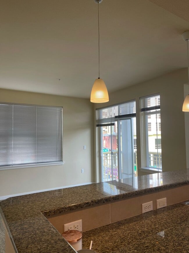 Building Photo - Downtown Redmond unit in the Cleveland Bldg with one assigned parking spot included in the rent!