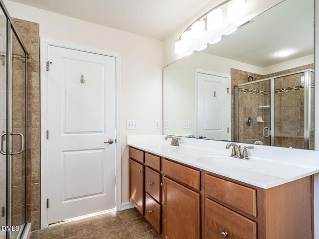 Building Photo - 309 Roundhouse Lane