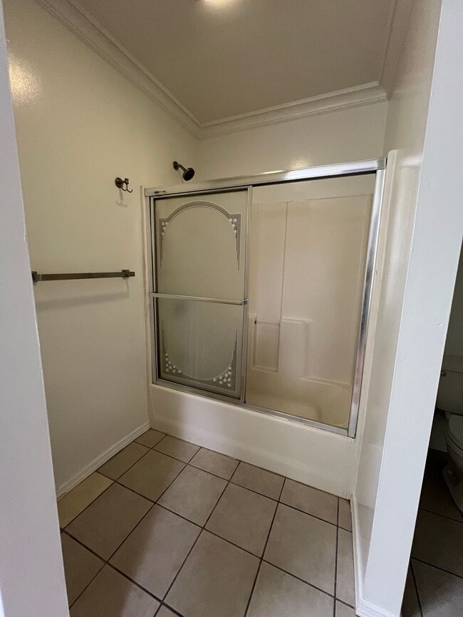 Building Photo - Freshly Renovated Gem with Incredible Floor Plan