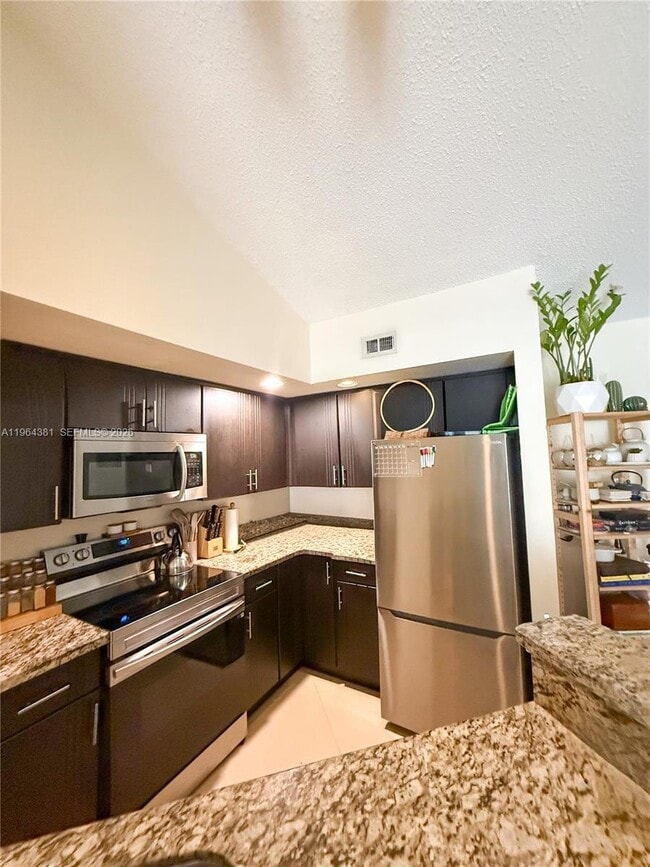 Building Photo - 13060 Vista Isles Dr