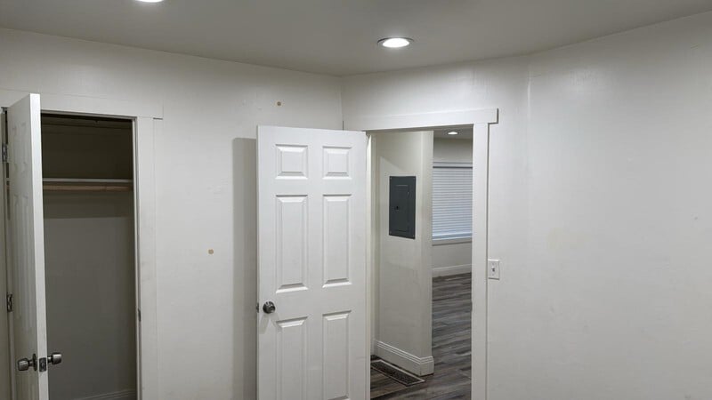 Building Photo - 819 W 400 N