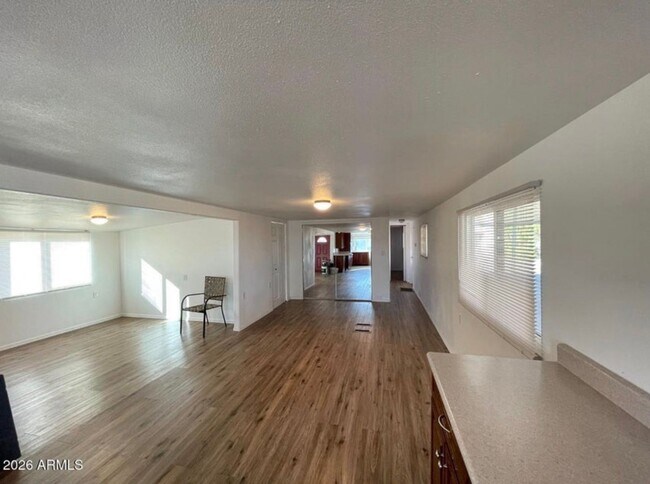 Building Photo - Charming 1 bed 1 bath in 55+ community of Florence Gardens!