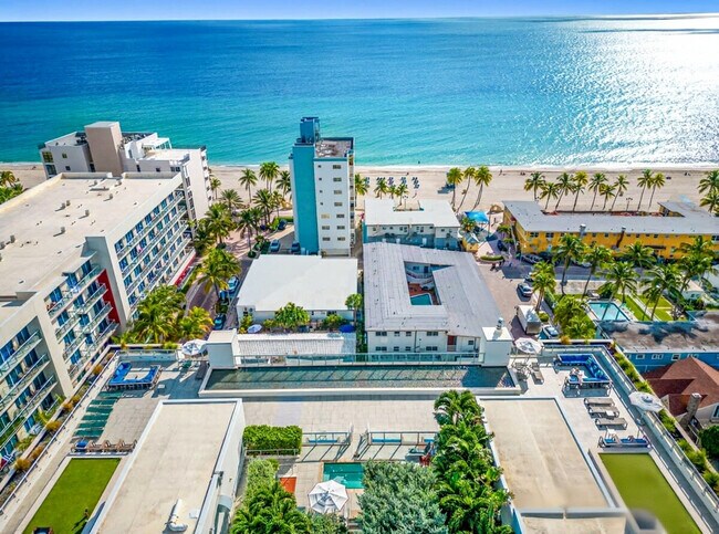 Building Photo - 111 N Ocean Dr