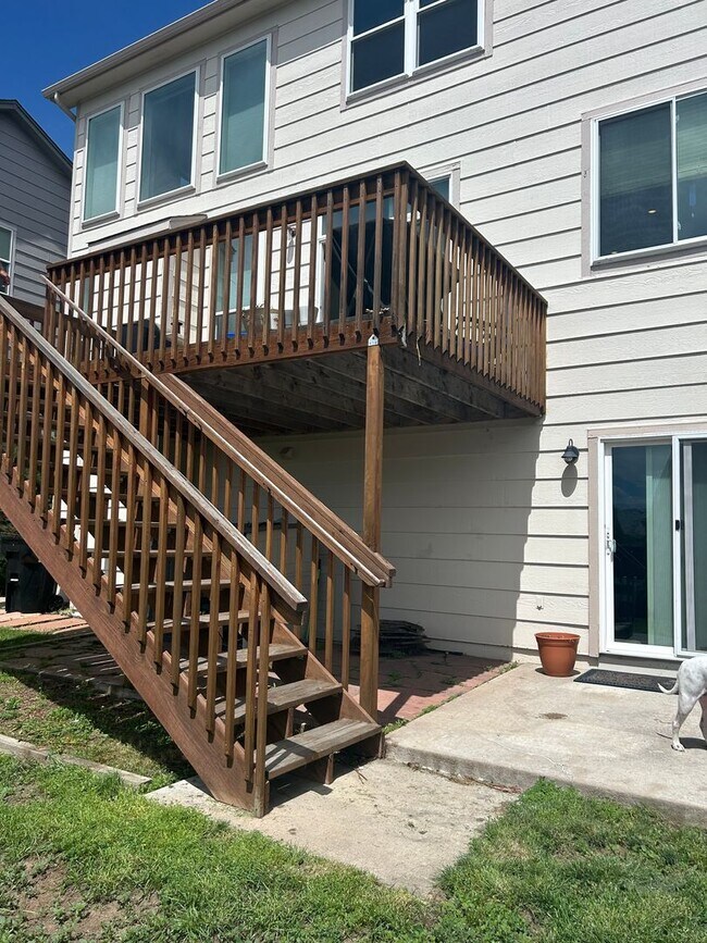Building Photo - Stunning 2-Story Home With Finished Walk-O...