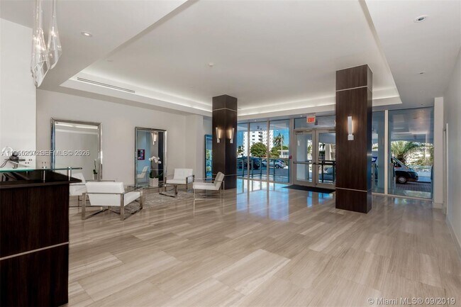 Building Photo - 1228 West Ave