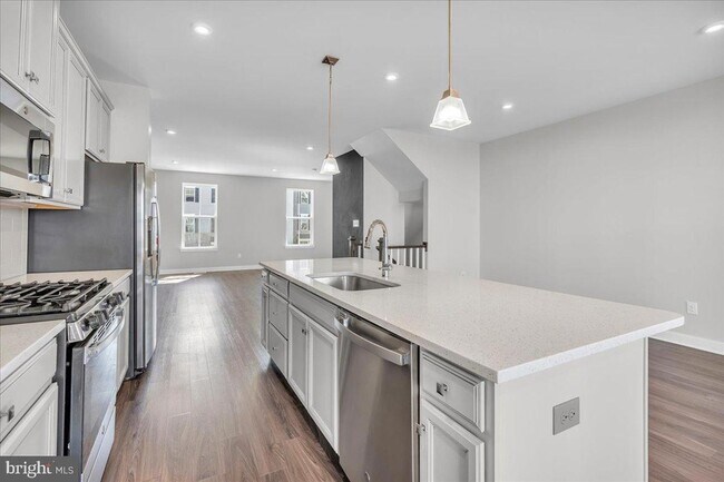 Building Photo - 12 Kohlmyer Dr