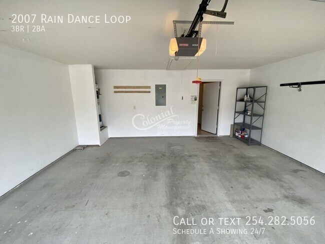 Building Photo - 2007 Rain Dance Loop