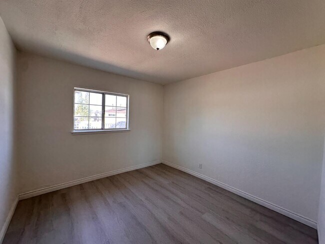 Building Photo - 2146 Cantaria Ave