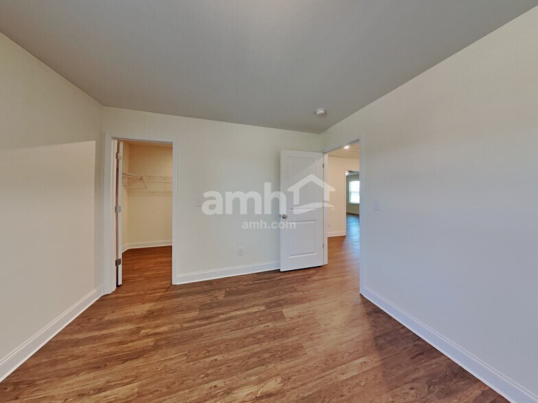 Building Photo - 144 Havenbrook Dr