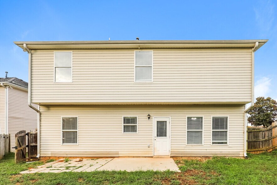 Building Photo - 1607 Thornwick Trace