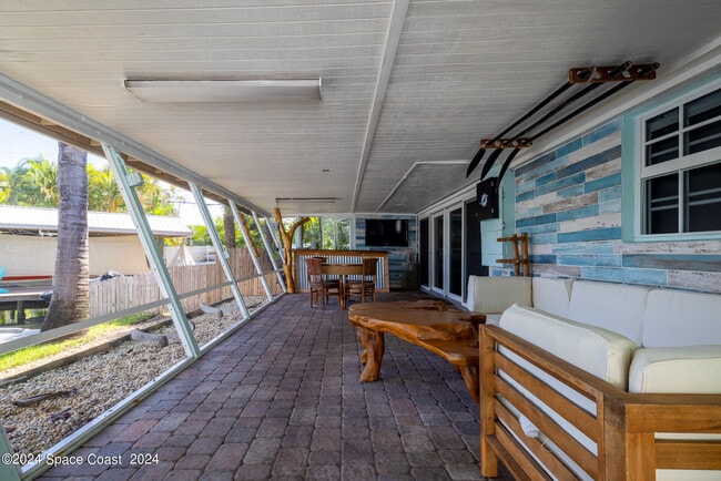 Building Photo - 403 N Neptune Dr