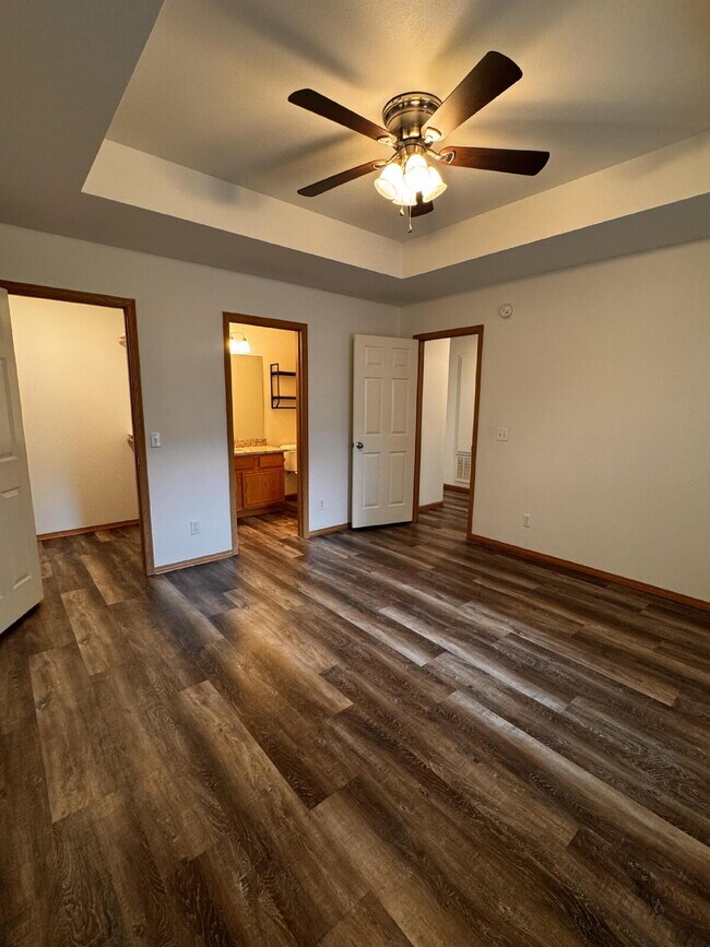 Building Photo - 19 A Holly Dr