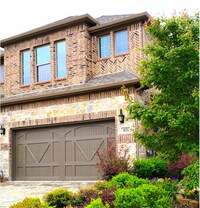 Building Photo - 4824 Pasadena Dr