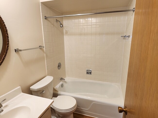 Building Photo - 10431 S Keating Ave