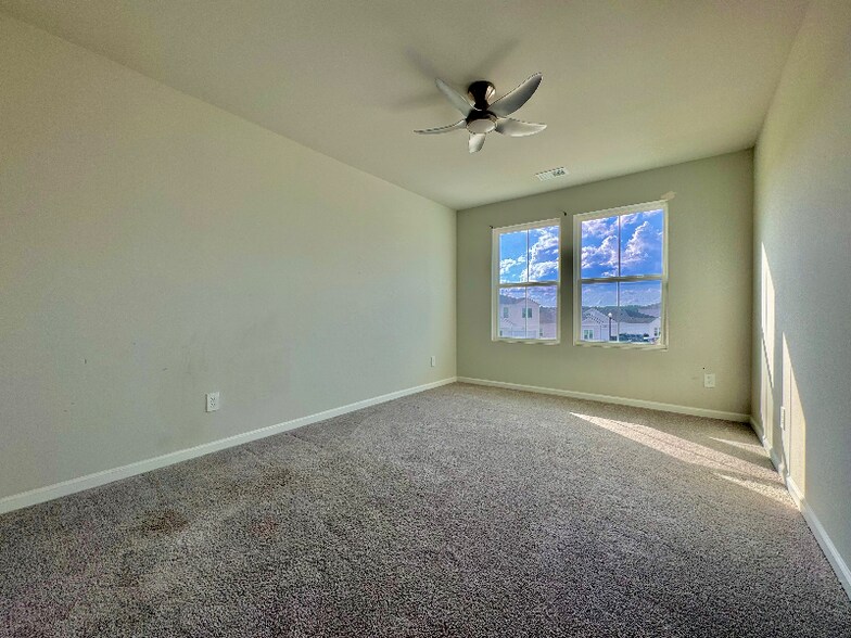 Building Photo - 321 Sweetbay Dr