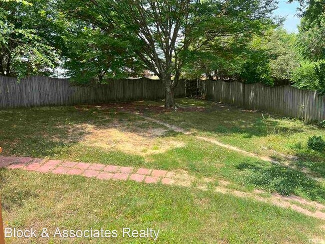 Building Photo - 3 br, 2 bath House - 1906 Keokuk Court