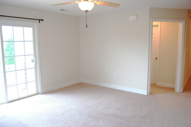 Building Photo - 623 Wyndhurst Dr
