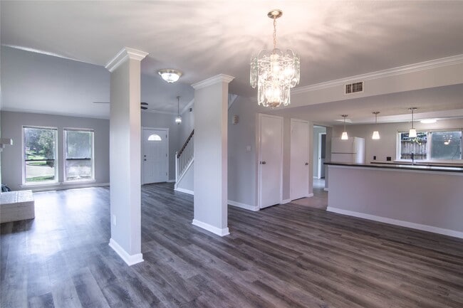 Building Photo - 15806 Val Verde Dr