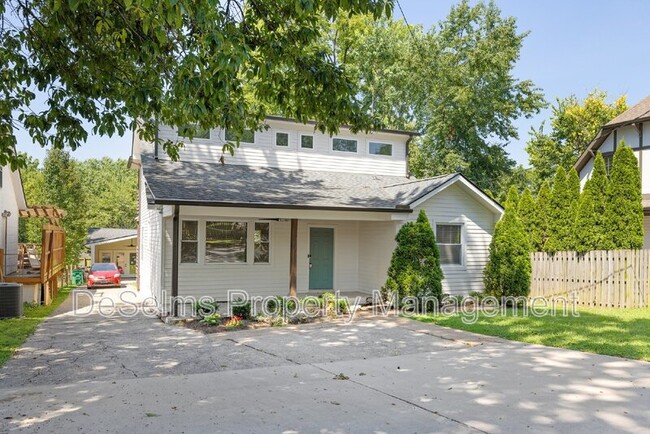 Building Photo - 227 53rd Ave N