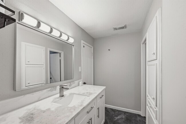 Building Photo - 3502 Plum Brook Ln