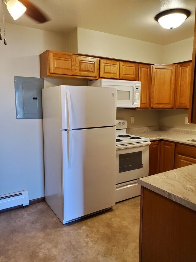 Kitchen - 1500 32nd Ave SW