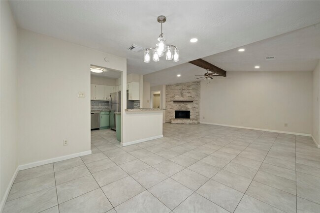 Building Photo - 12143 Stone W Dr