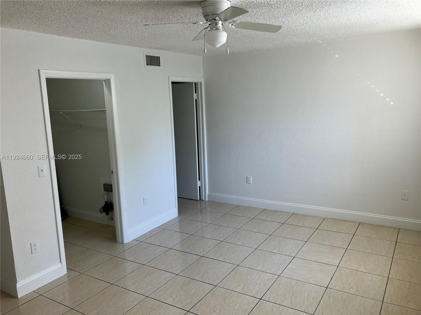 Building Photo - 8235 Lake Dr