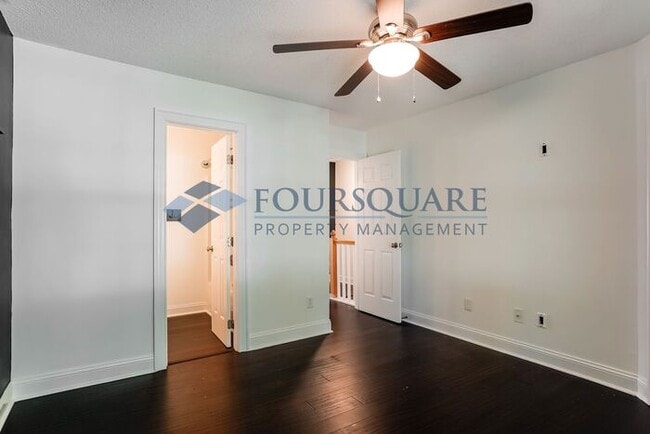 Building Photo - Townhome | Washer/ Dryer Included | Privat...