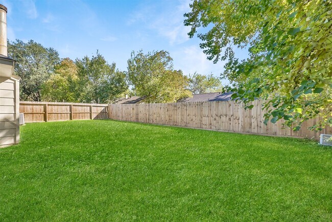 Building Photo - 2306 Piddler Dr